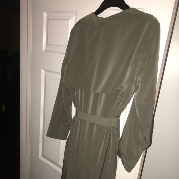 H&M Khaki Green trench with gold buckle belt - Picture 3 of 4